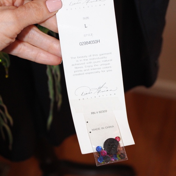 Diane Gilman, Black Shirt with Leopard and Floral Design blouse 100% Silk - Picture 11 of 11